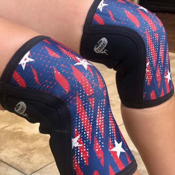 Compression Knee Sleeves, Reversible Camo/ Flag - Picture 3 of 7
